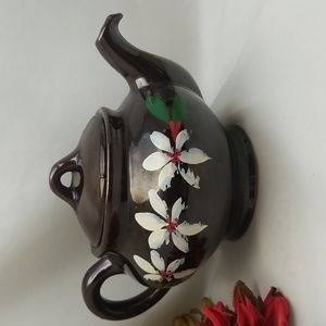 Royal Canadian Art Pottery Royal Dripless Flowered Teapot